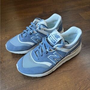 New Balance 997H Unisex Blue and White Athletic Sneakers